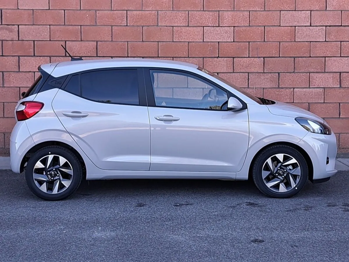 Hyundai i10 Deluxe Plus Model Automatic 1.0 Petrol - Image 4