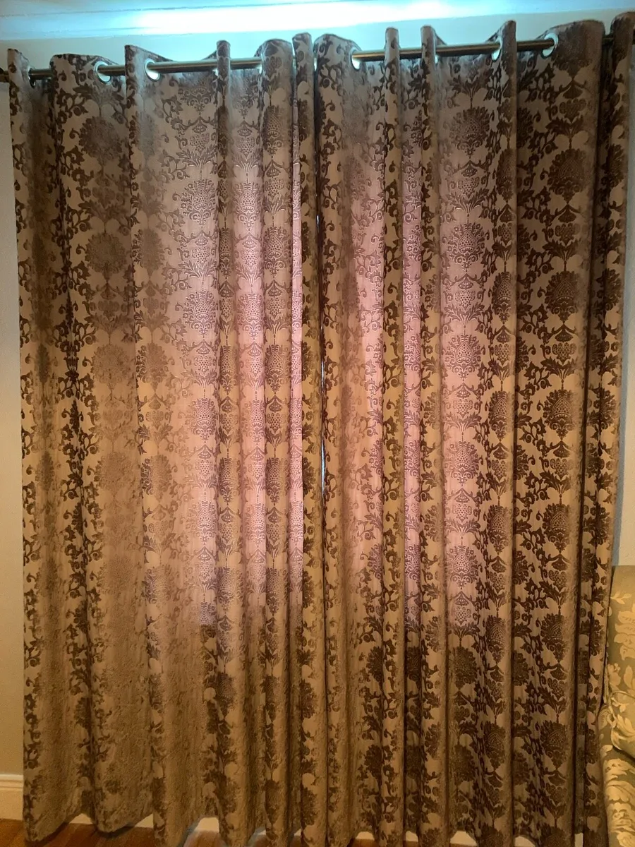 Curtains - Image 3
