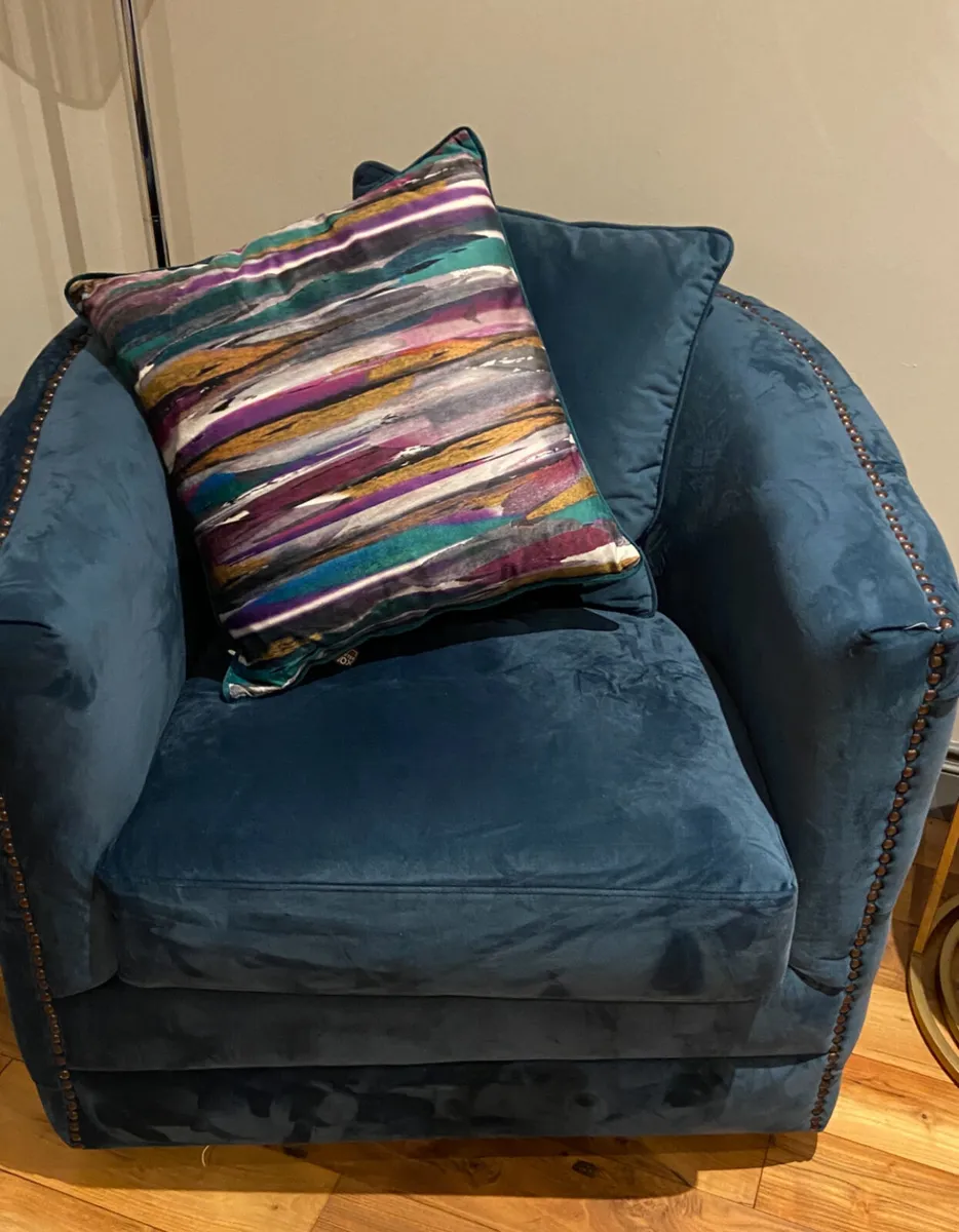 Swivel chair and footstool - Image 3