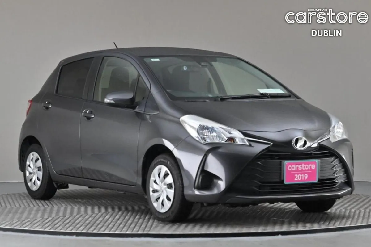 Toyota Vitz 1.0 Vvt-i Auto  reverse Camera - Image 1