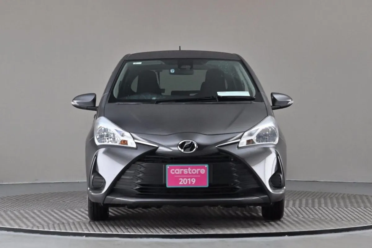 Toyota Vitz 1.0 Vvt-i Auto  reverse Camera - Image 2