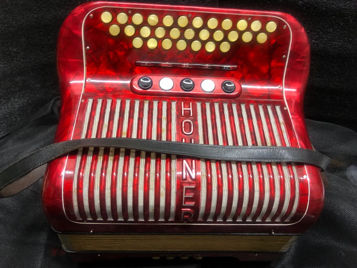 Accordion  Hohner club iii m - Image 1