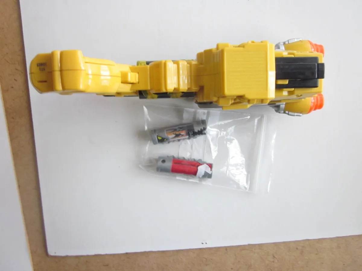 Power Ranger DeLuxe Dino Charge Yellow T-Rex Blast - Image 4