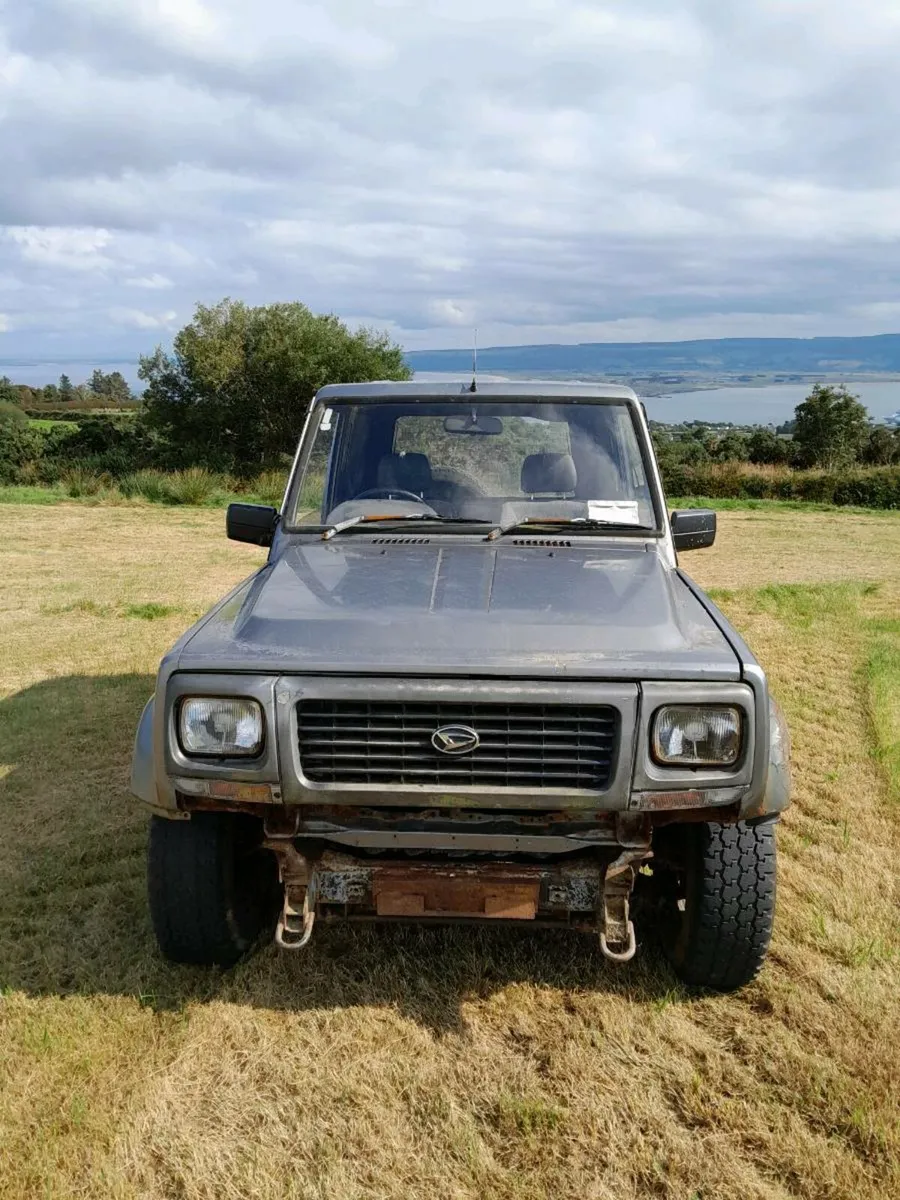 1993 daihatsu fourtrak 2.8 - Image 1