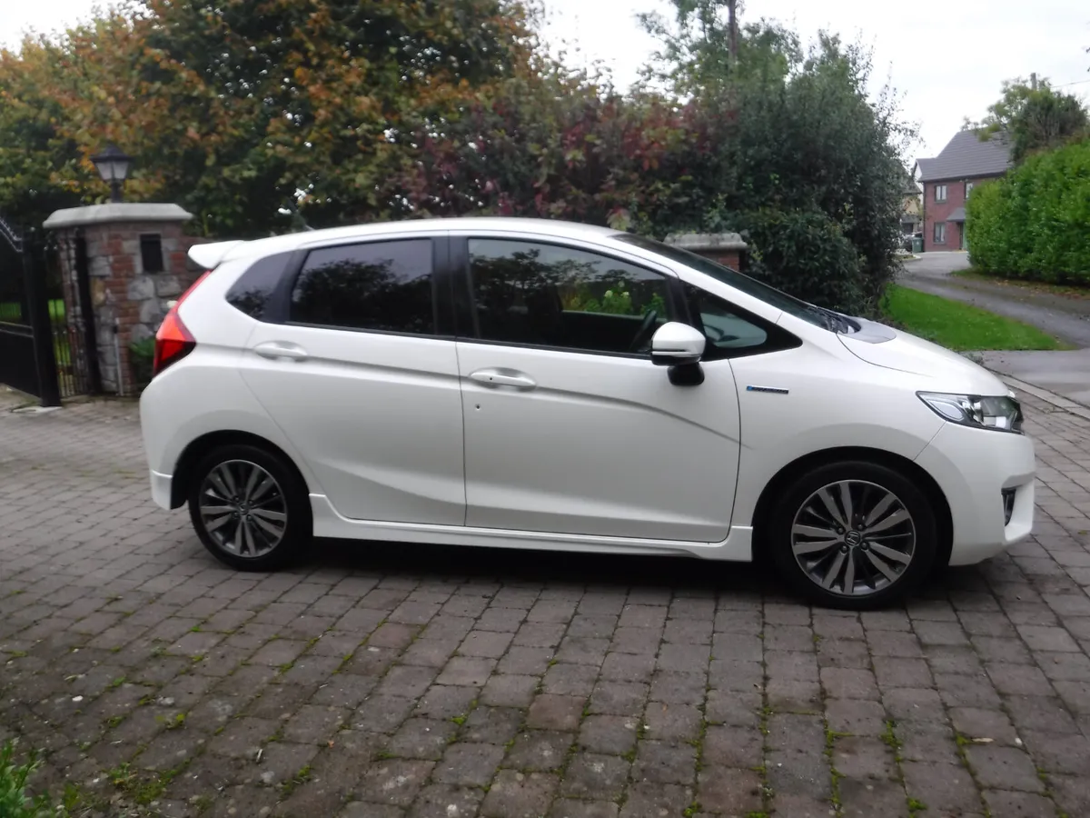 HONDA FIT 1.5 AUTO HYBRID SPORTS LOW MILEAGE - Image 2