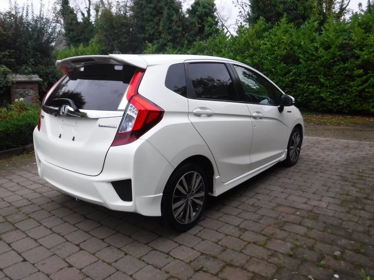 HONDA FIT 1.5 AUTO HYBRID SPORTS LOW MILEAGE - Image 3