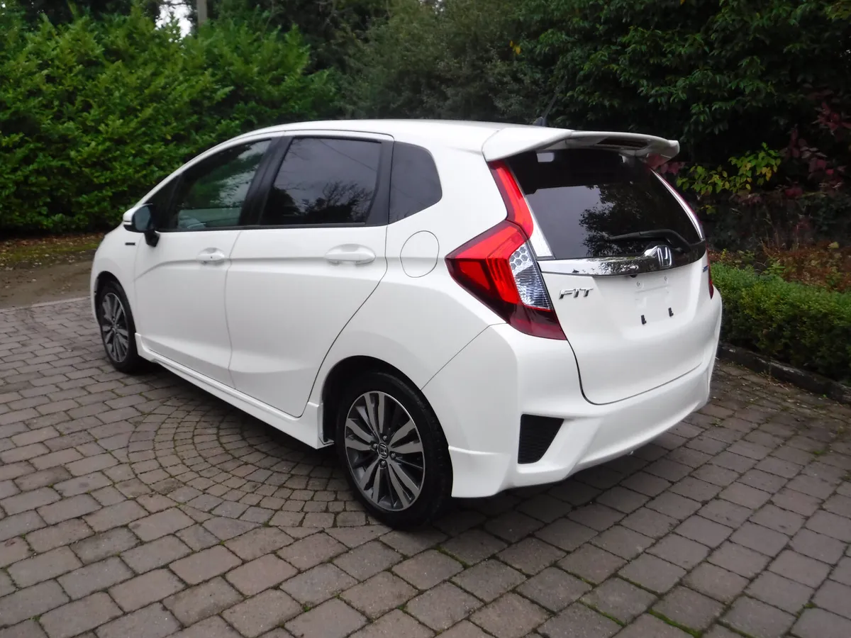 HONDA FIT 1.5 AUTO HYBRID SPORTS LOW MILEAGE - Image 4
