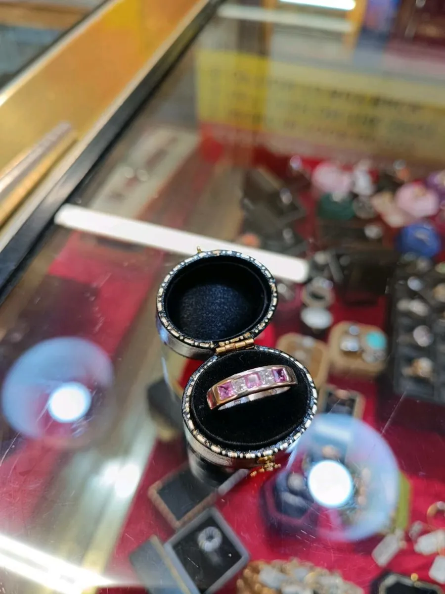 Pink Sapphire & Diamond, 18k White Gold Ring - Image 1