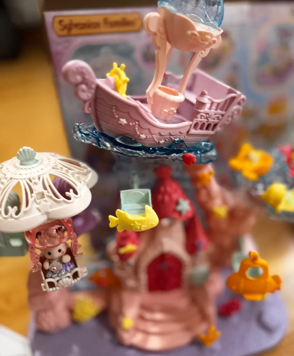 Sylvanian baby mermaid castle - Image 2