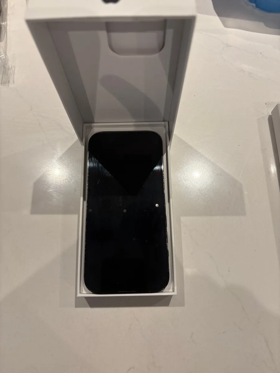 iPhone 14 Pro - Image 1