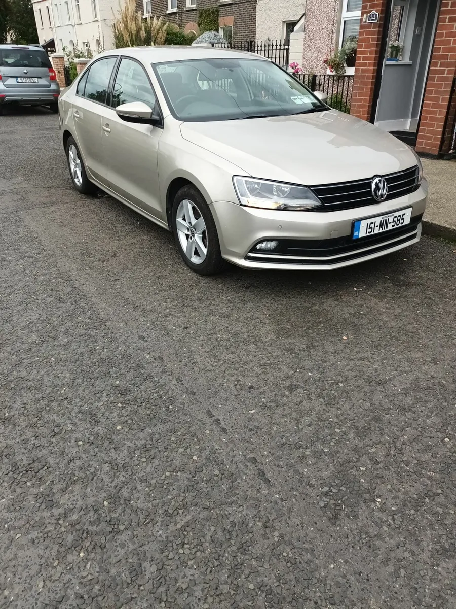Volkswagen Jetta 2015 - Image 2