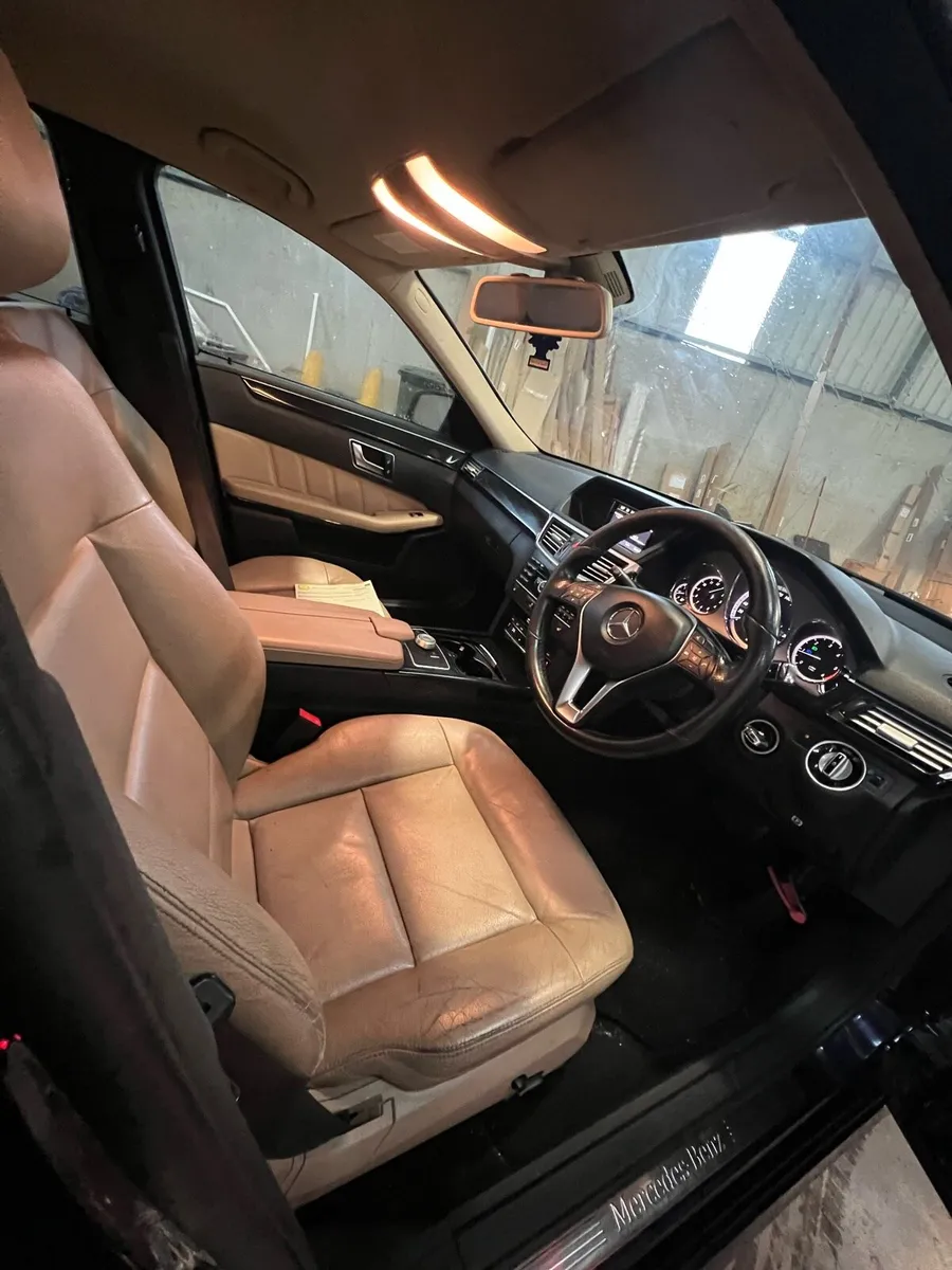 MERCEDES BENZ E SERIES - Image 2