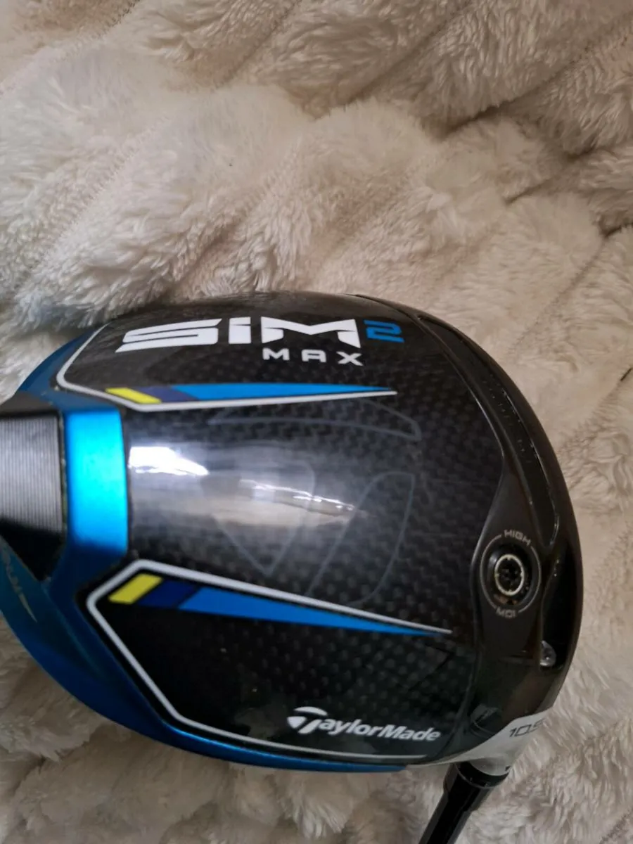Taylormade sim 2 max driver 10,5d Reg - Image 4