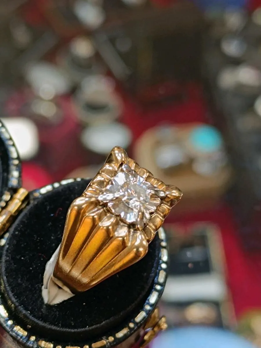 Vintage Diamond Ring 9k Yellow & White Gold - Image 3