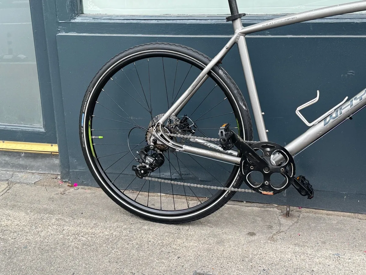 Whyte Hybrid Bike - Image 2