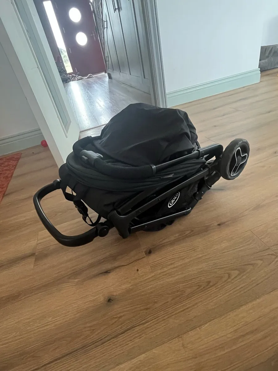 Child’s Stroller 6-24 months - Image 1