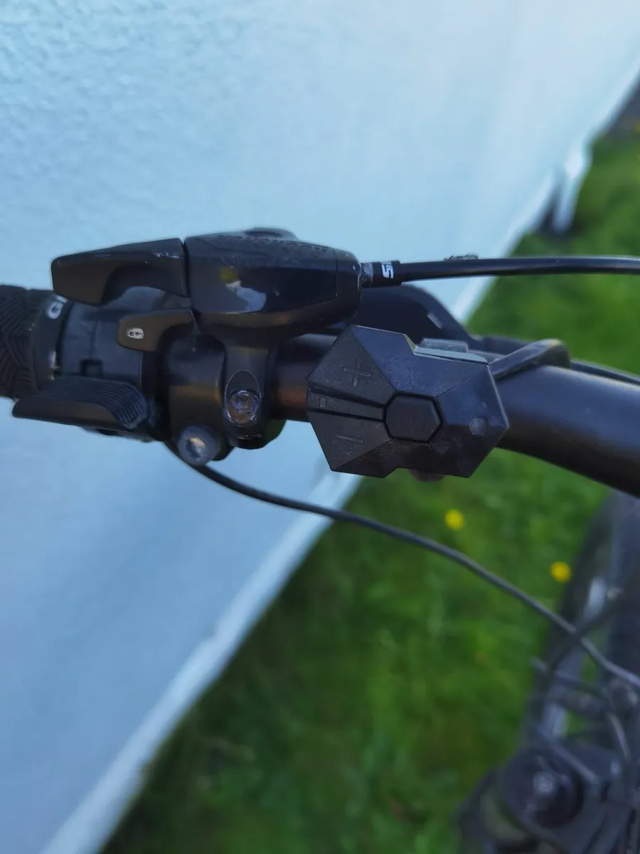 Giant Electric bike - Image 3