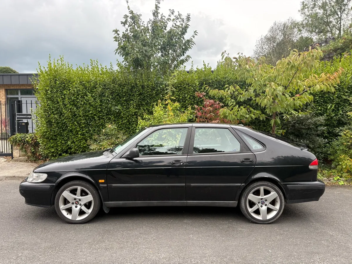 **SAAB 9-3** 2.0 - Image 2