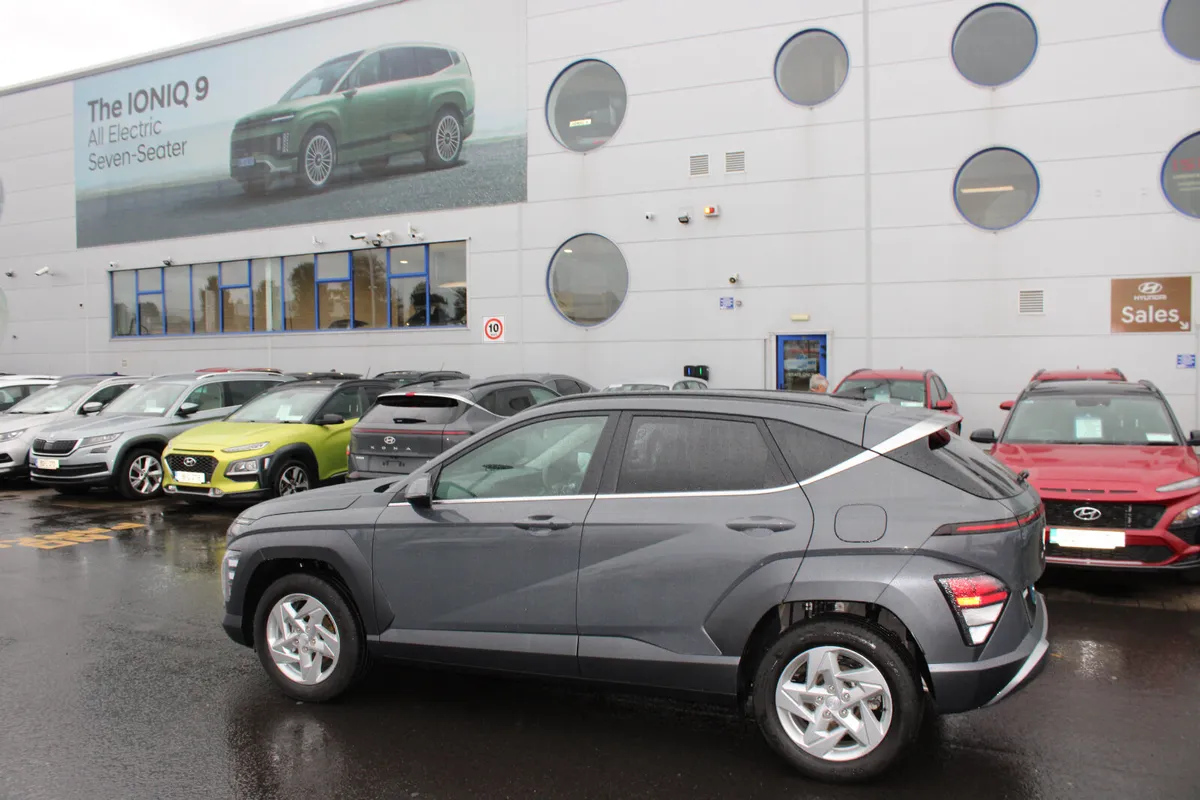 Hyundai KONA 2023 - Image 2