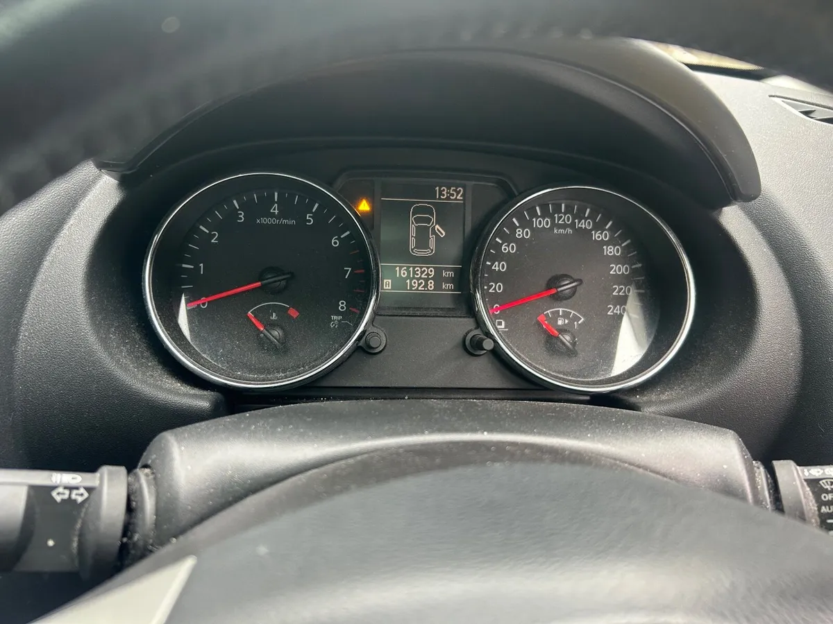 Nissan Qashqai 2012/Aautomatic  1.6 petrol - Image 4