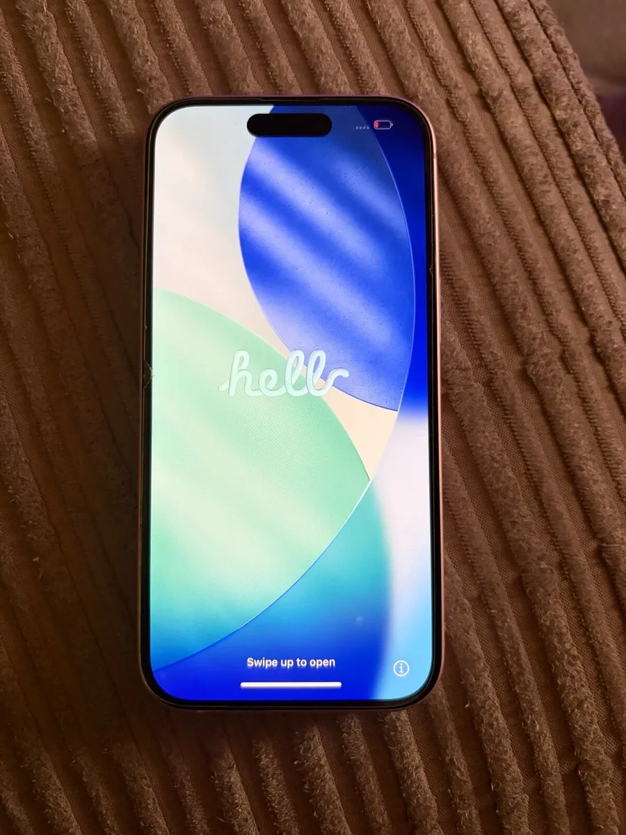 iPhone 15 - Image 4