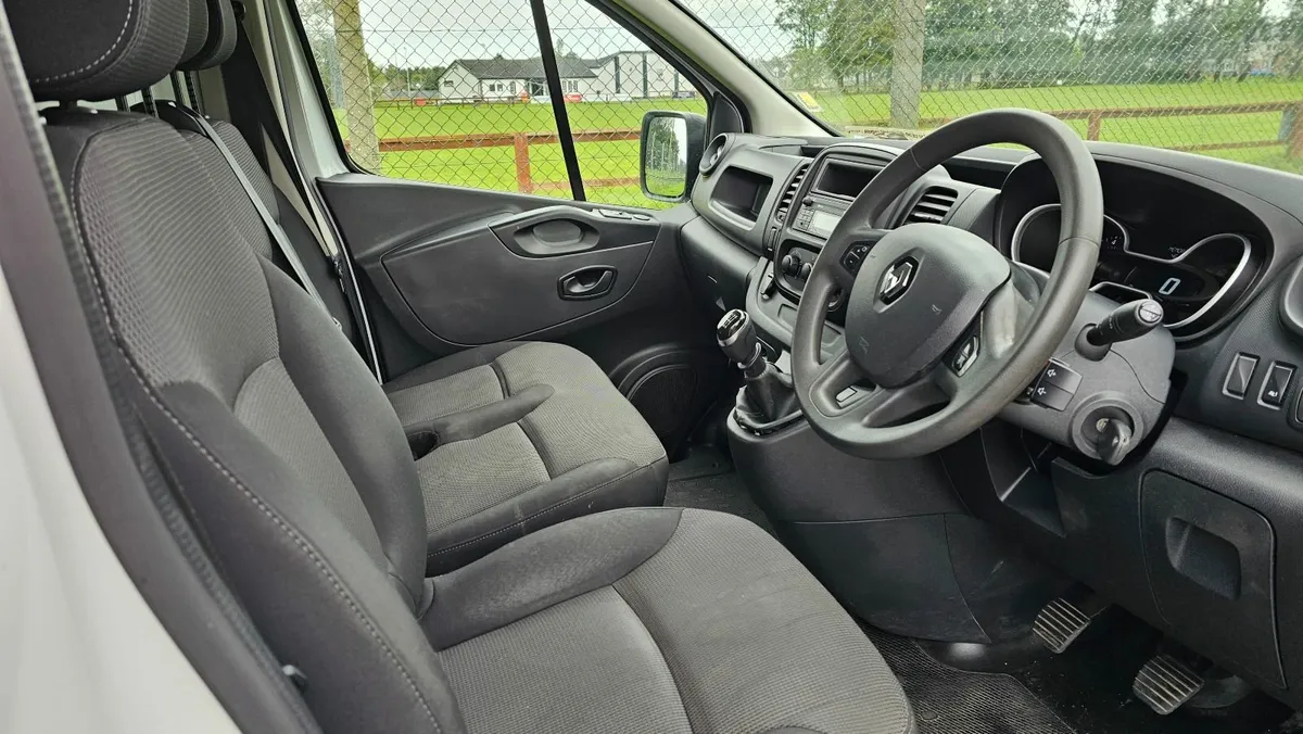 2019 RENAULT TRAFIC LL30 ENERGY DCI 120 BUSINESS - Image 2