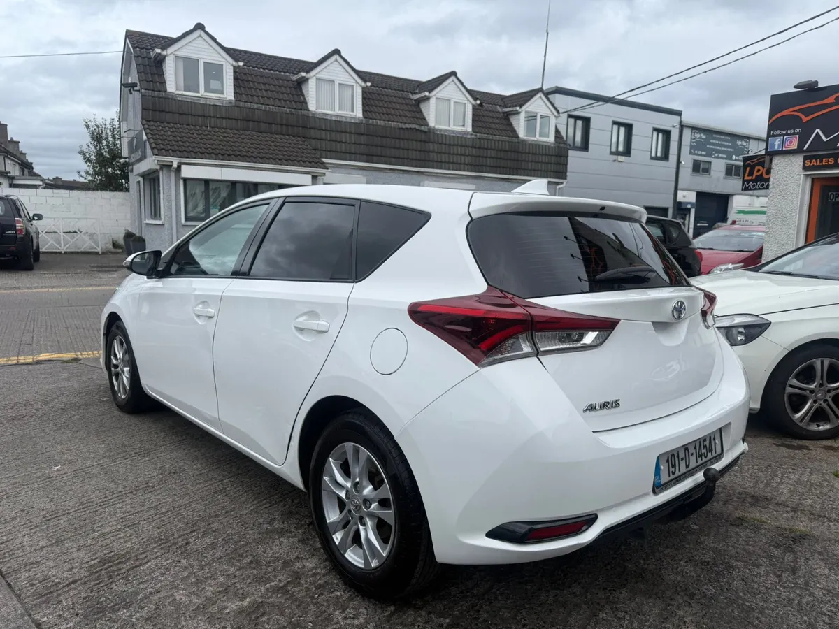 Toyota Auris 2019 - Image 4