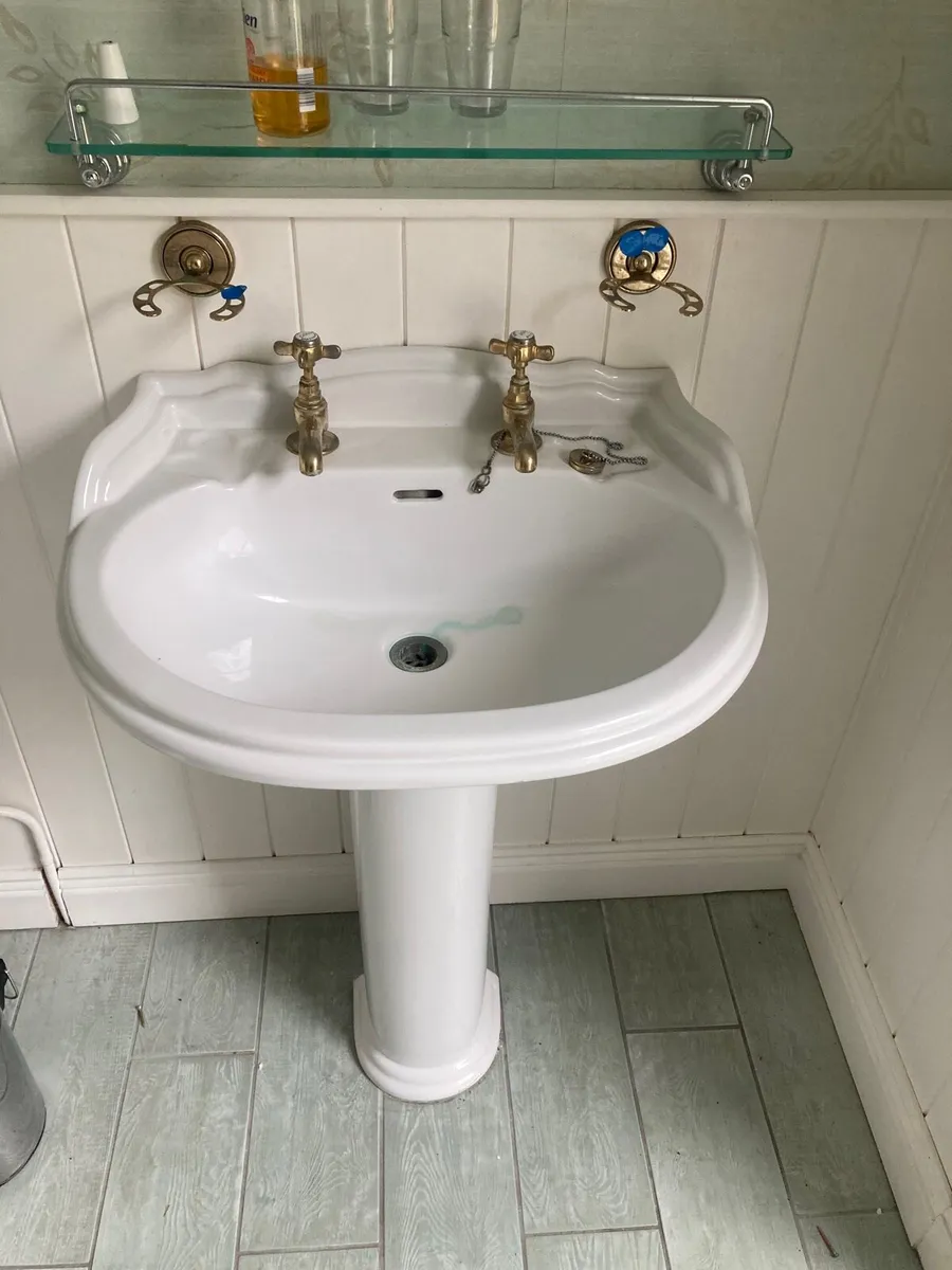 Toilet and sink - Image 2