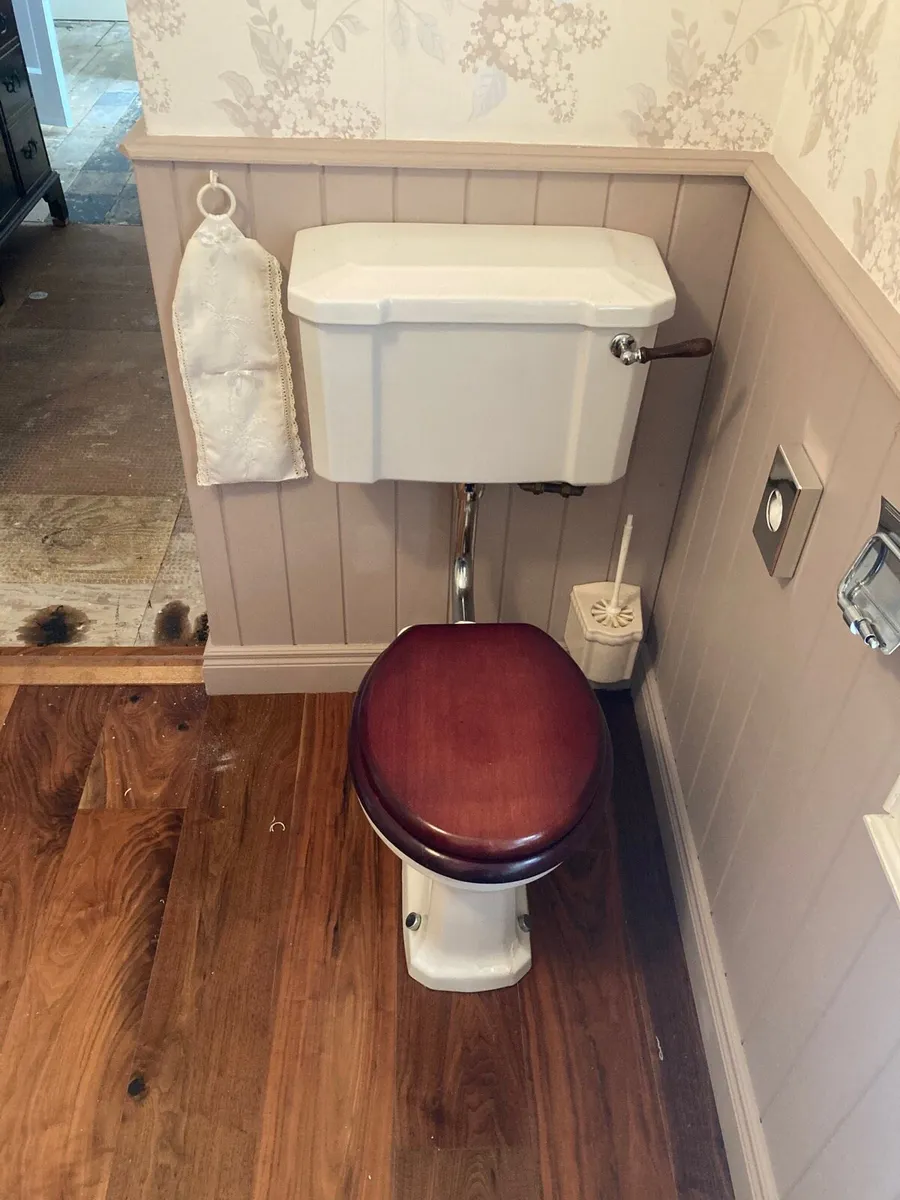 Toilet and sink - Image 3