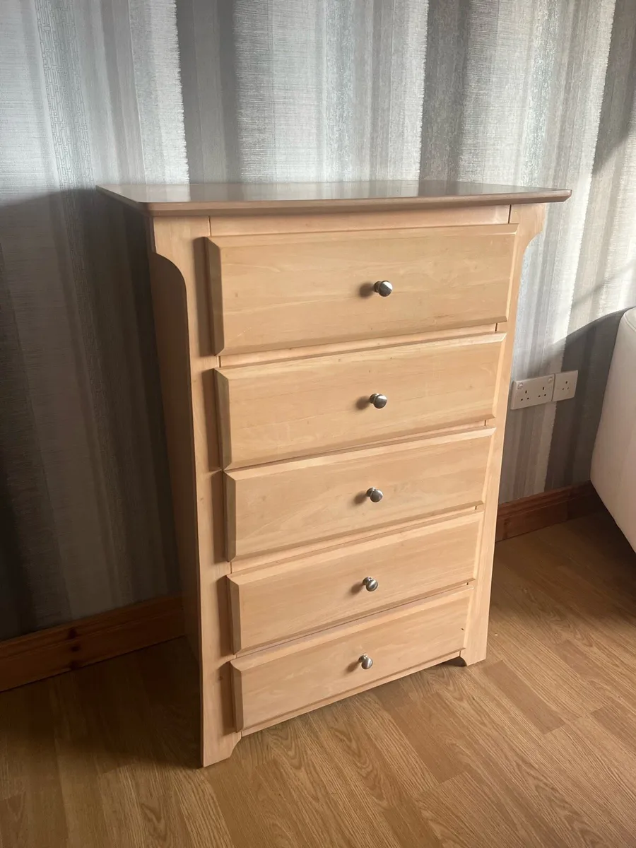 Bedroom furniture - Image 1