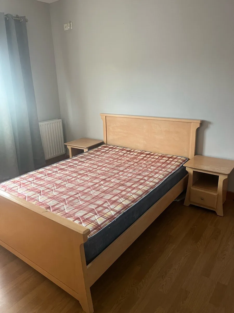 Bedroom furniture - Image 2