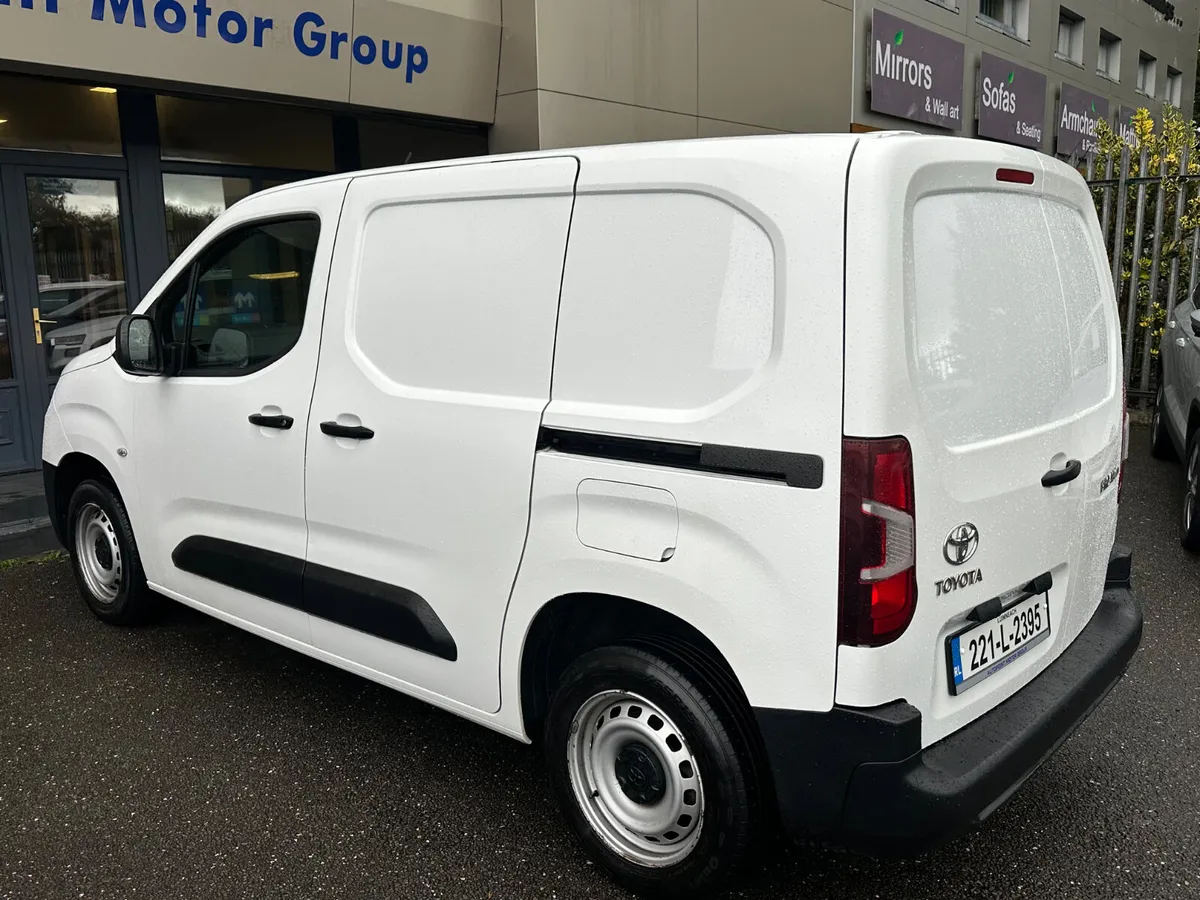 1.5D GL PROACE CITY - SAVE 2000eur - Image 3