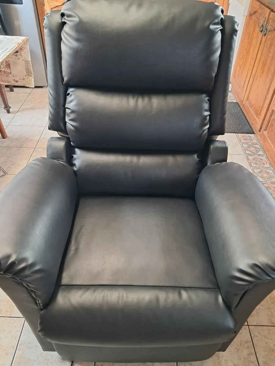 Electric Dual Motor Lift Riser Recliner Chair - Image 1