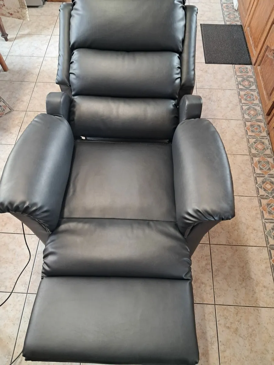 Electric Dual Motor Lift Riser Recliner Chair - Image 2