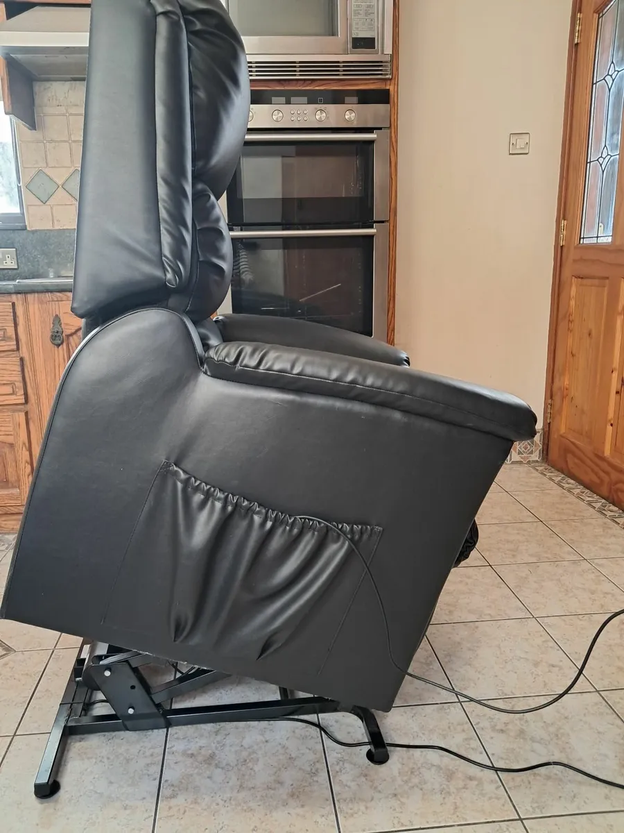 Electric Dual Motor Lift Riser Recliner Chair - Image 4