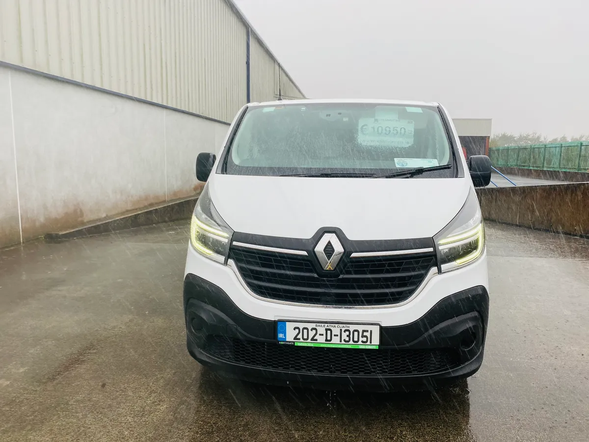 201 Renault Trafic 2.0 120bhp LWB €10,950 + VAT - Image 2
