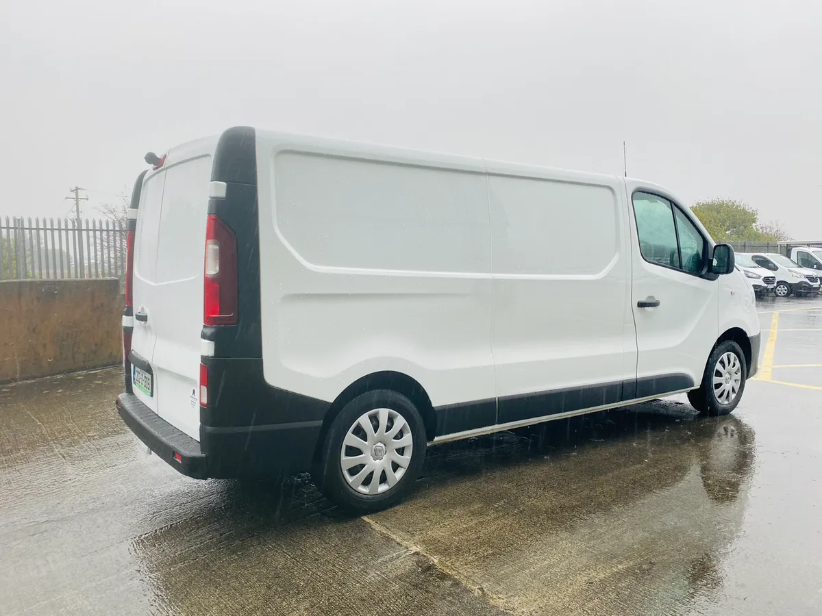 201 Renault Trafic 2.0 120bhp LWB €10,950 + VAT - Image 4