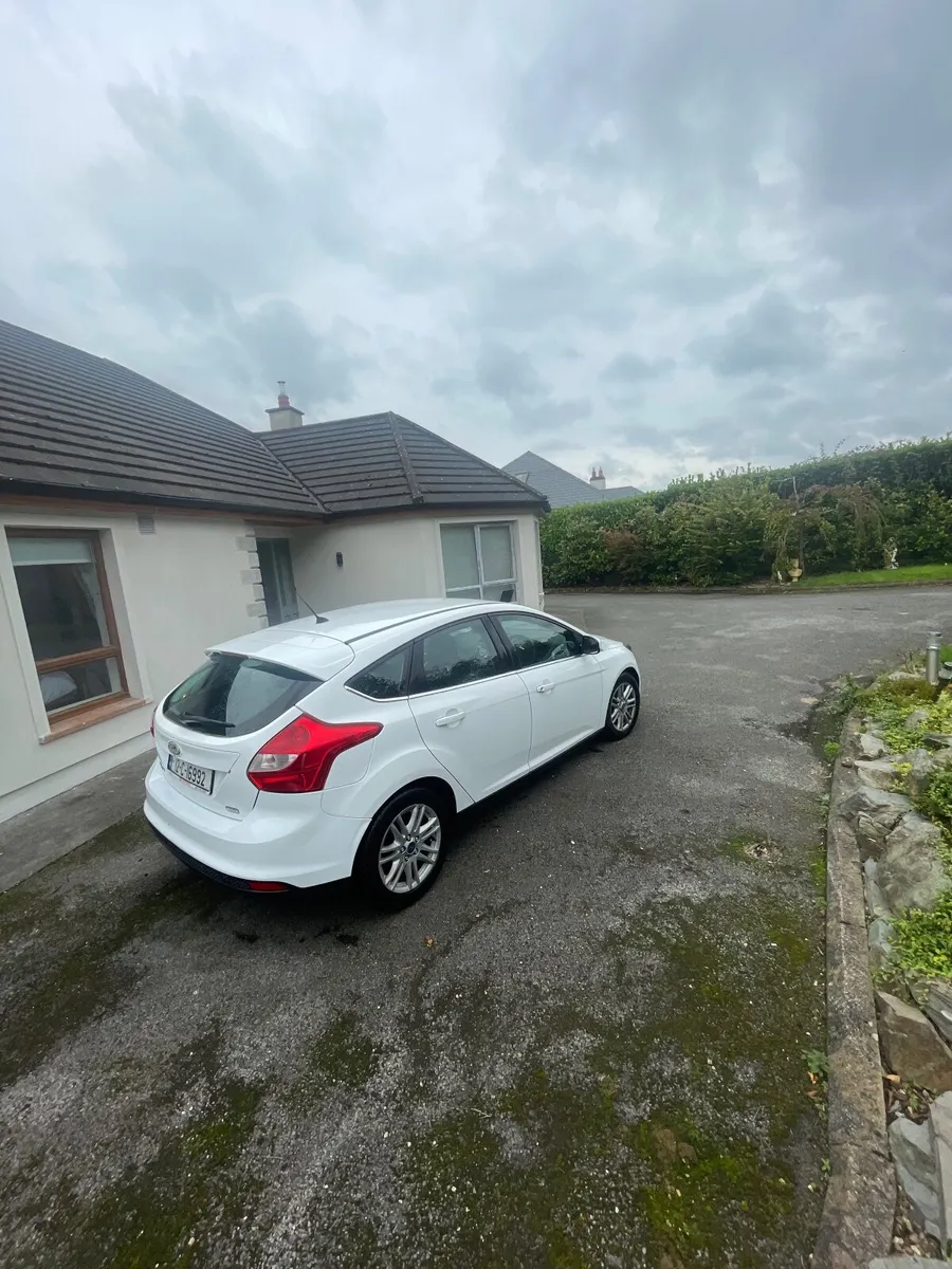 Ford Focus 2012 - Image 2