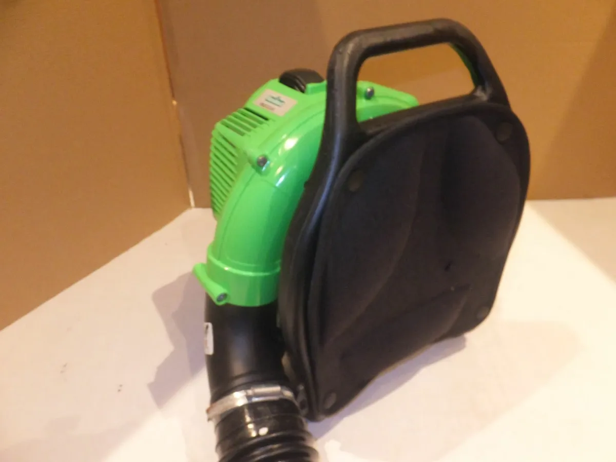 Petrol blower - Image 4