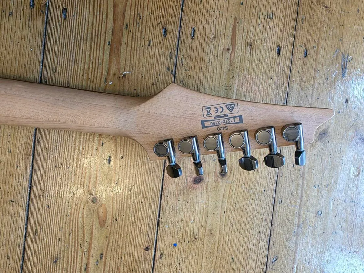 Ibanez S420 Guitar - Image 3
