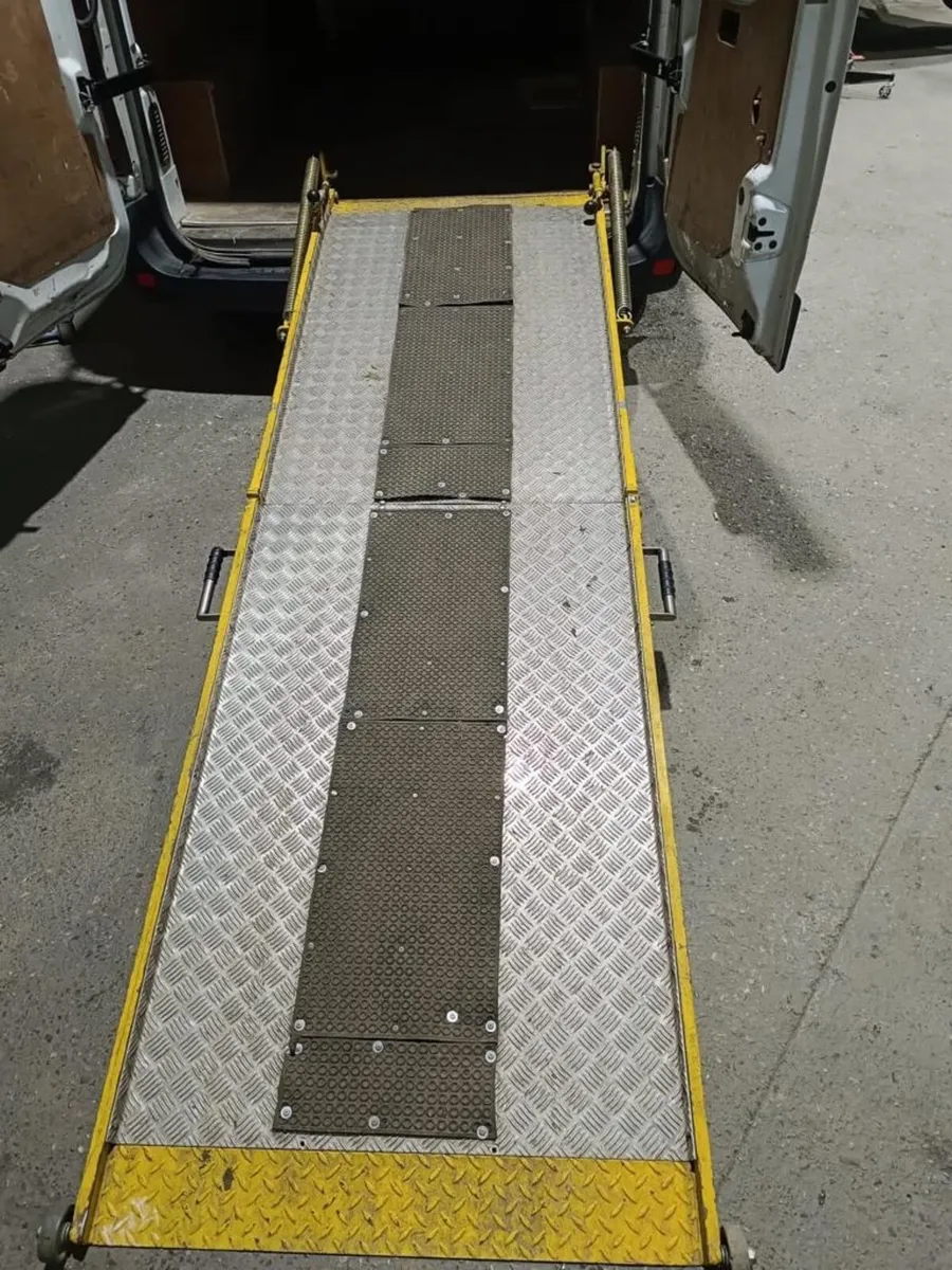Van ramp - Image 1