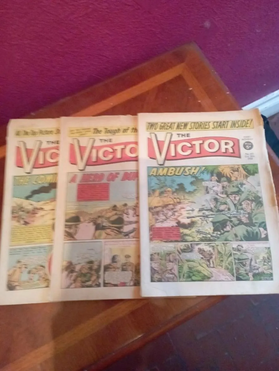 BUNDLES OF  VINTAGE  VICKTOR WAR COMICS . - Image 3