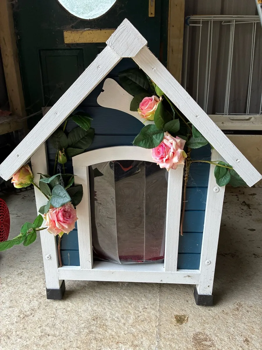 Dog house - Image 1