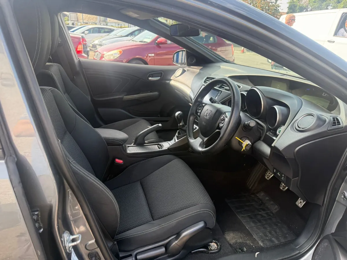 Honda Civic 2016 - Image 4