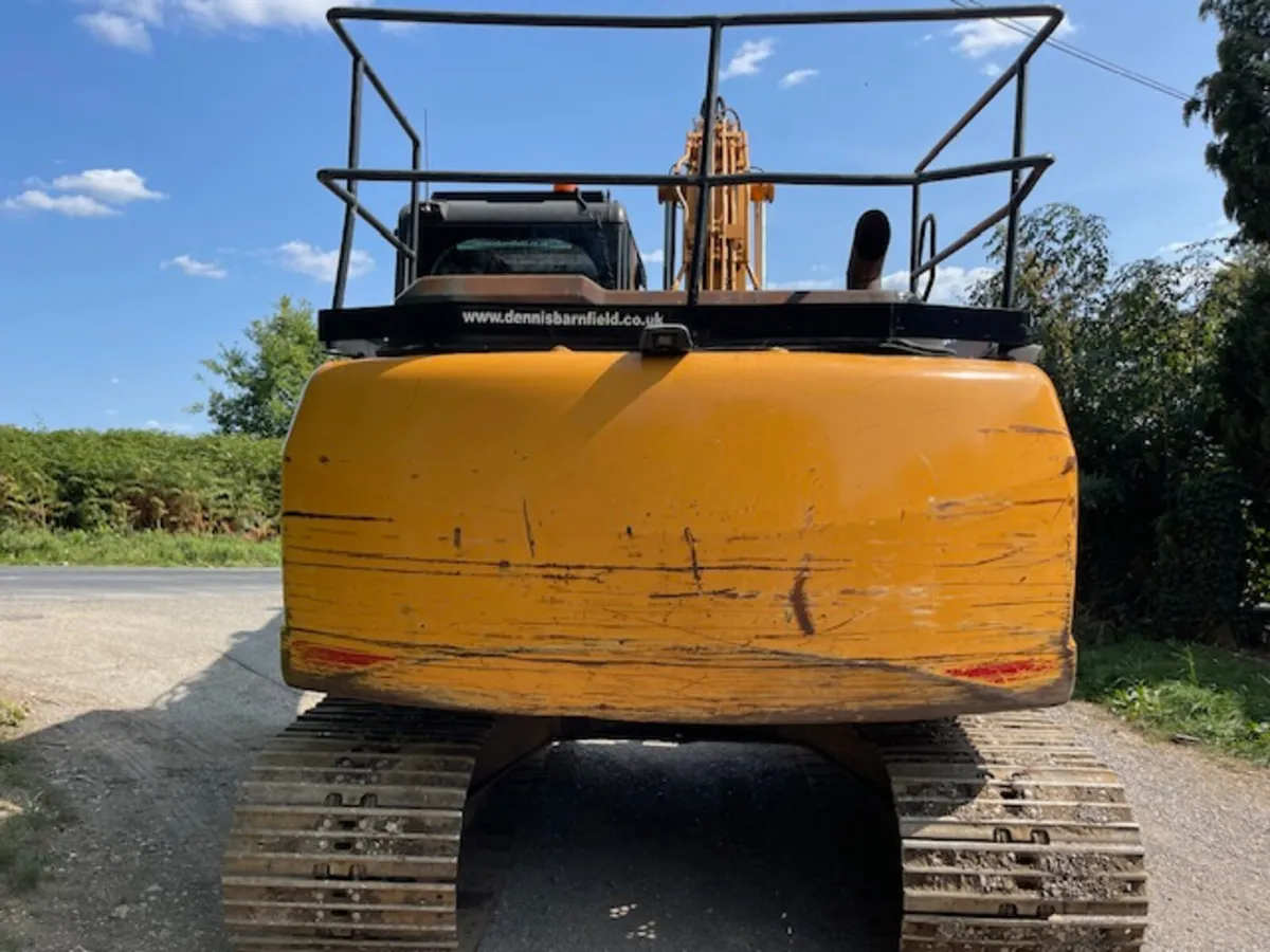 Excavator - Image 4