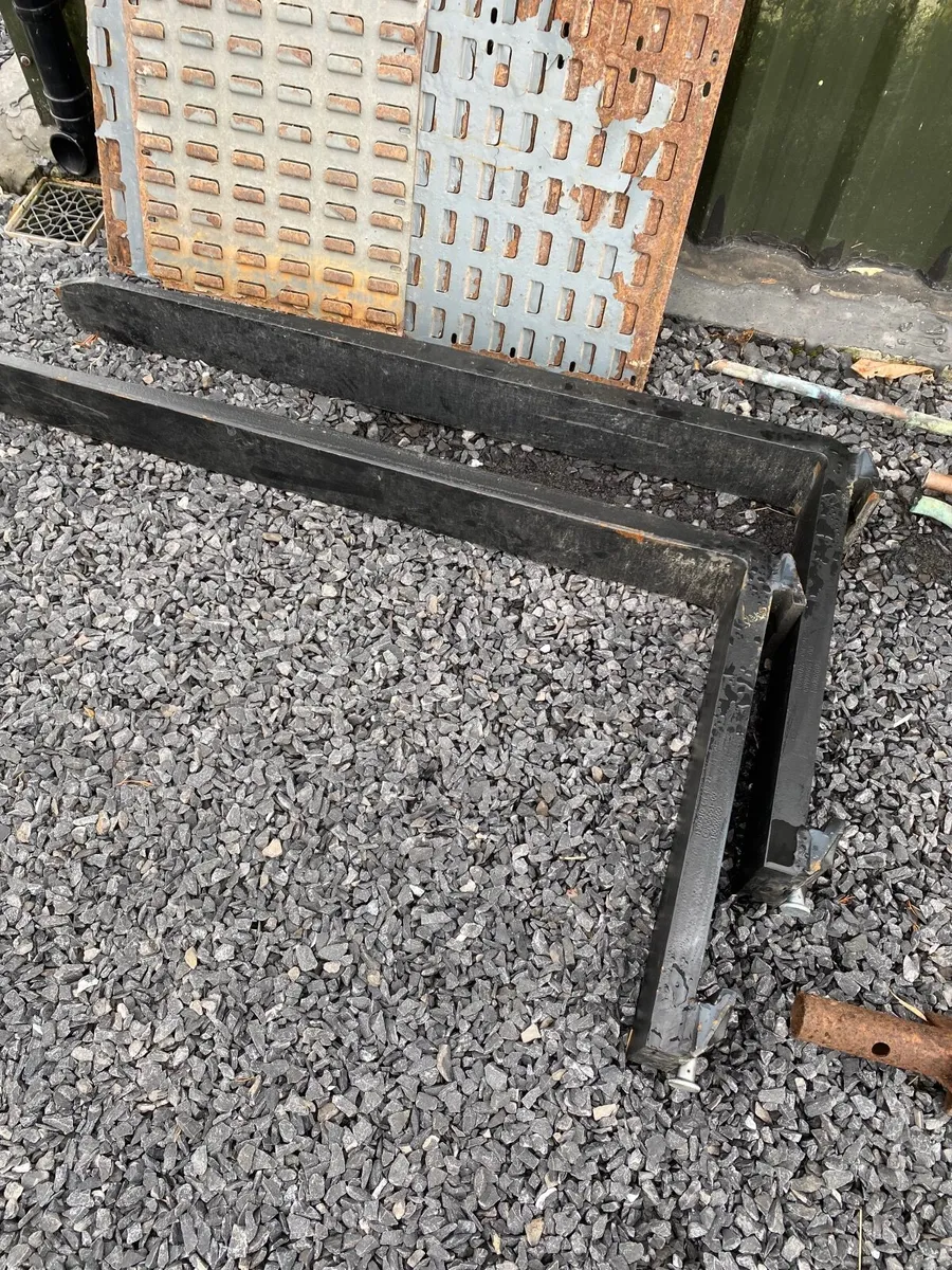 Forks for a forklift - Image 2