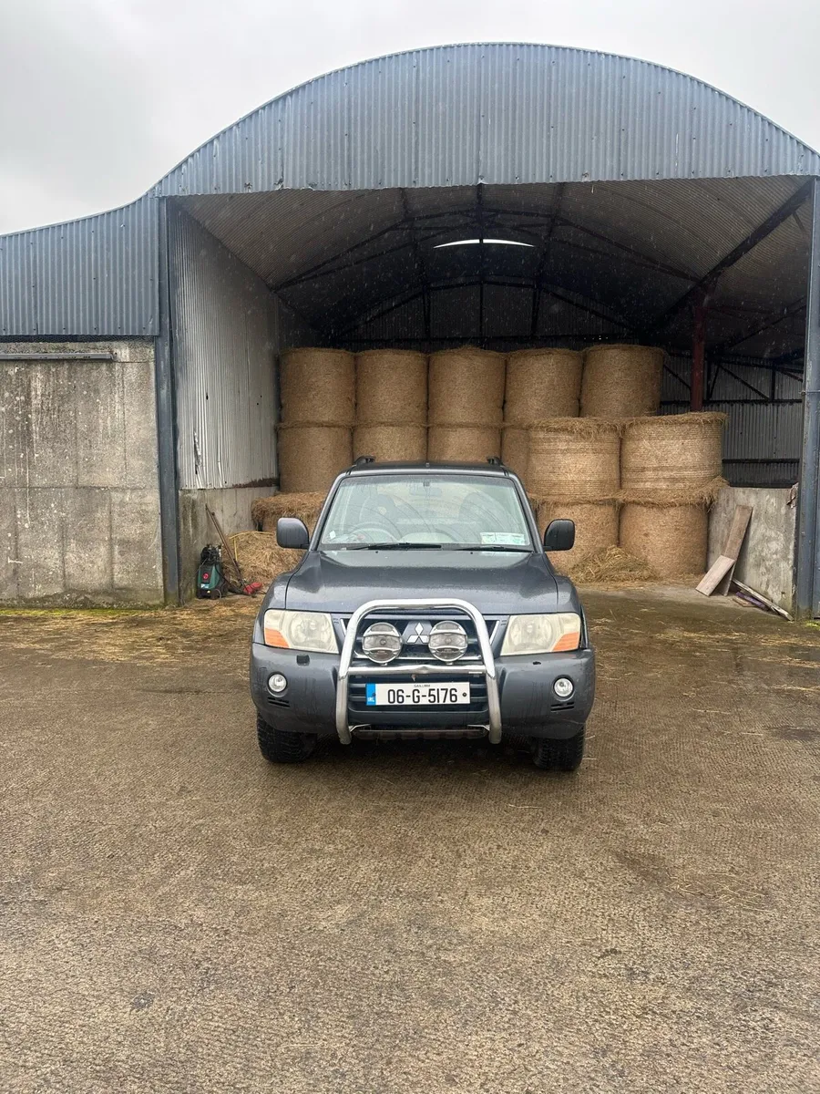 Mitsubishi Pajero SWB Diesel Grey - Image 1