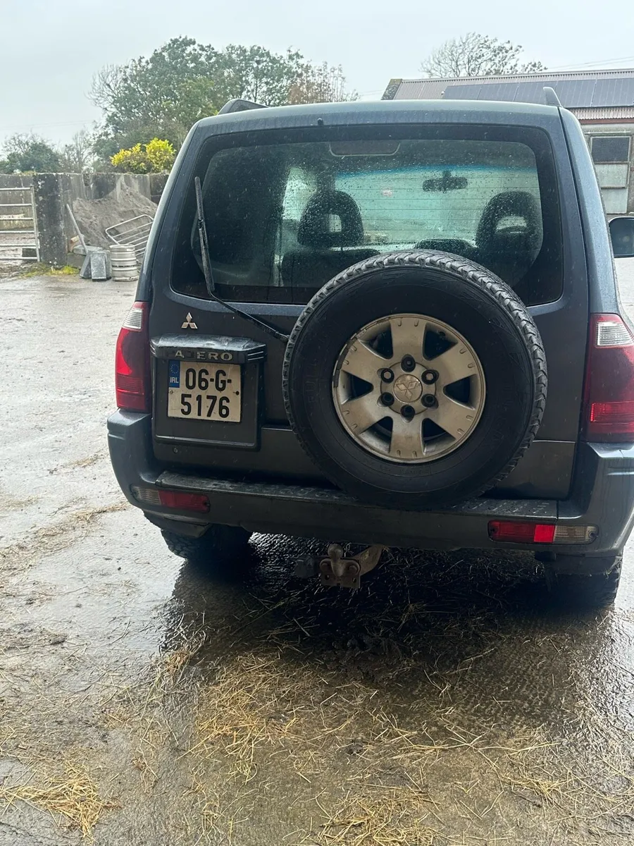 Mitsubishi Pajero SWB Diesel Grey - Image 2