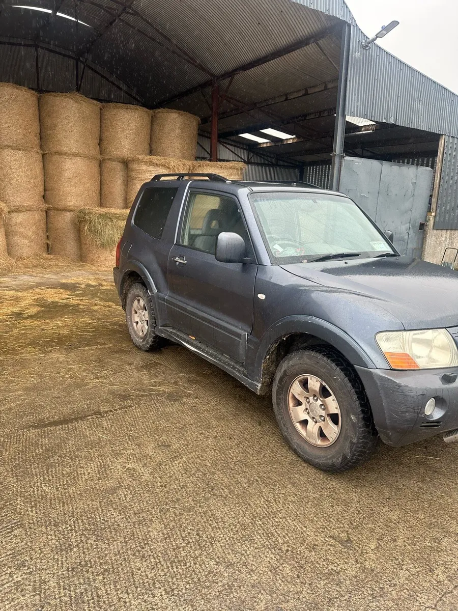 Mitsubishi Pajero SWB Diesel Grey - Image 4