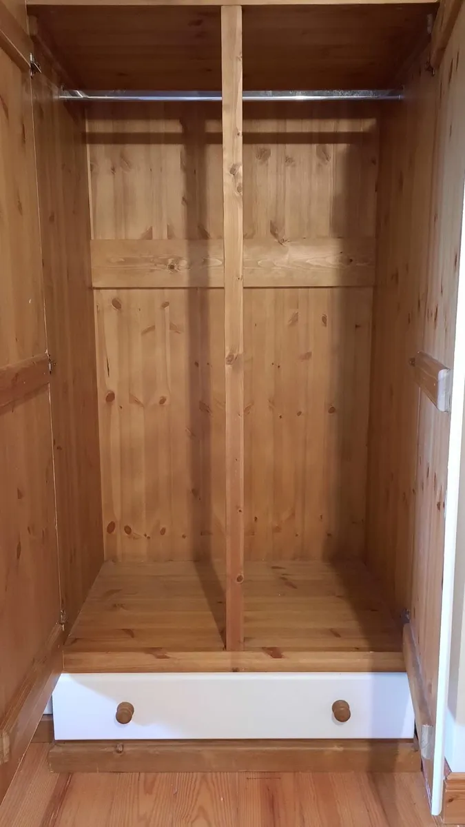 Wardrobe and chest of drawers - Image 3
